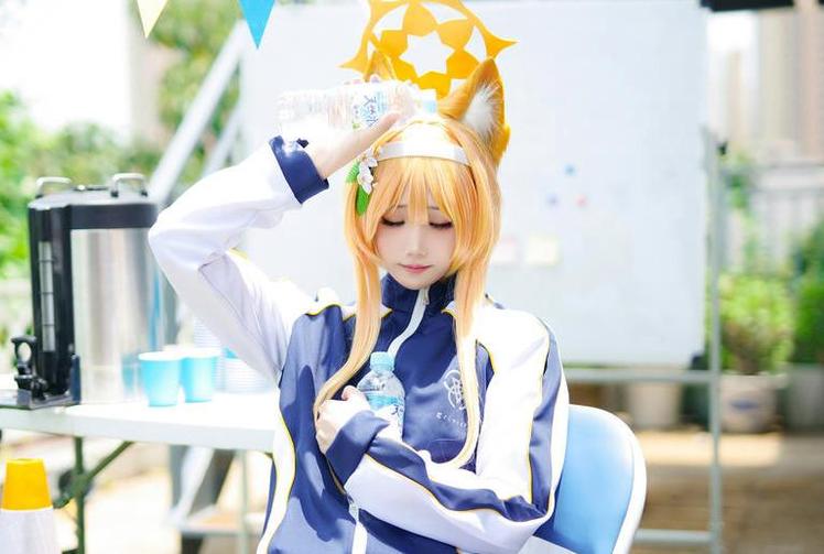 那个角落的晓美嫣写真，总给人一种无尽的感觉……