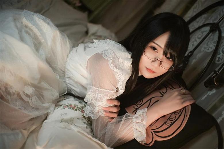 无与伦比的摄影功力：晓美嫣微博我的天哪秒挂代表作亮相
