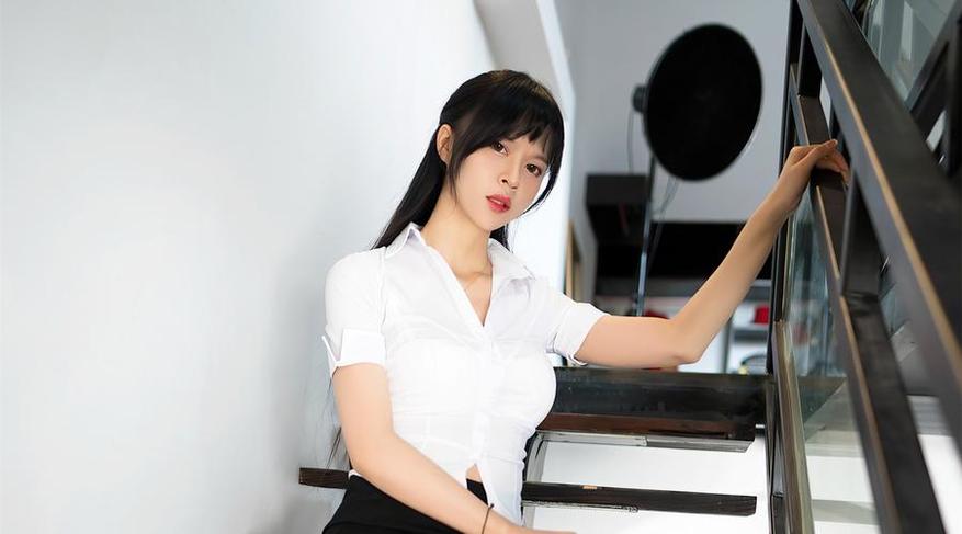 桃香子个人资料：cos照片欣赏，感受动漫世界的绝美风景