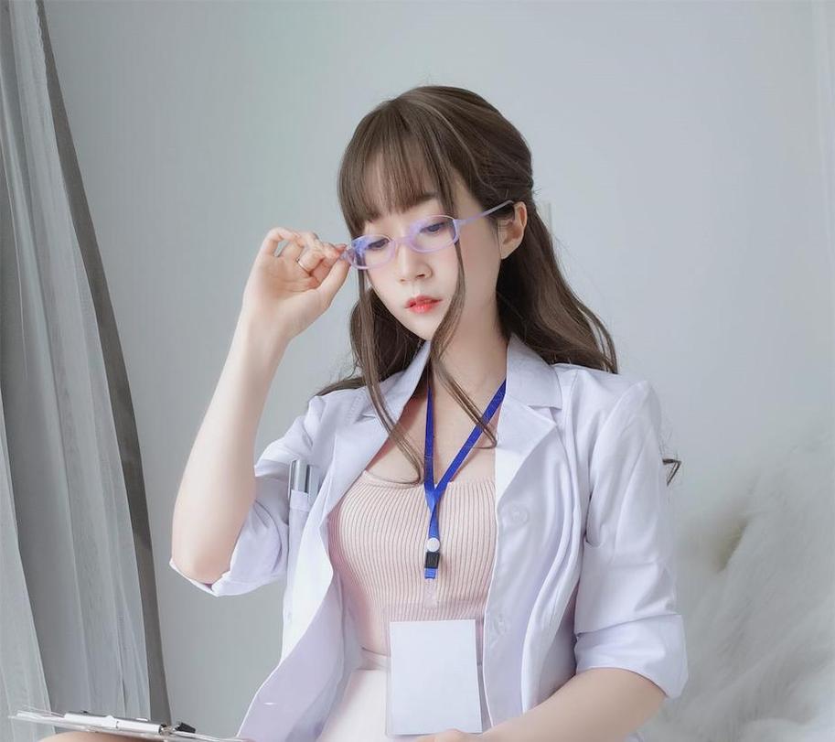 情迷cos合集献上，白银81秀人网为你呈现万千风情