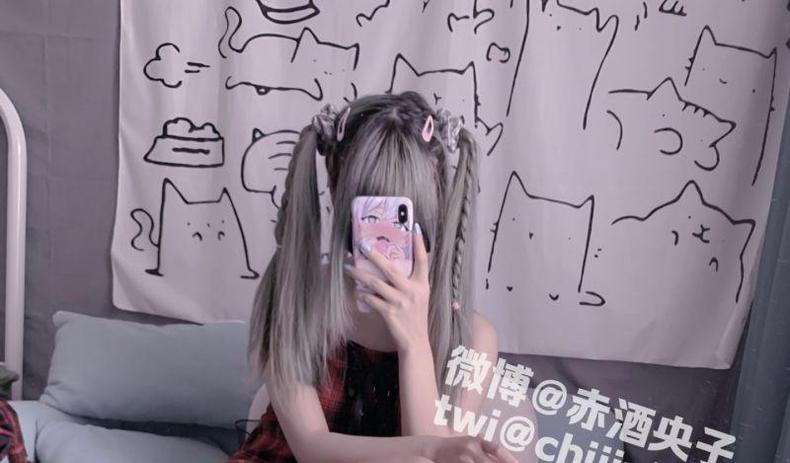 赤酒央子足已致命，原图传达的美妙情感震撼人心