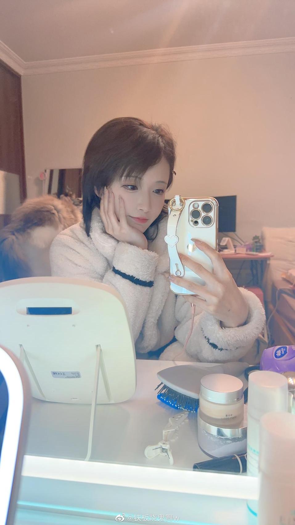 铁板烧鬼舞W免费分享，cos摄影新作更新了